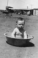 kid_in_tub